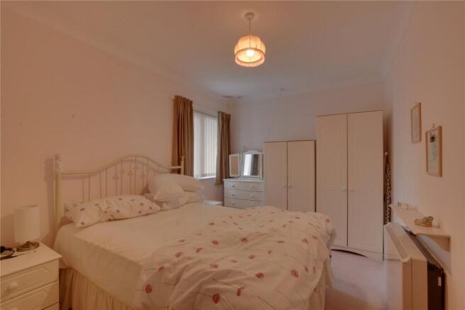 2 bed Flat for sale Image 4