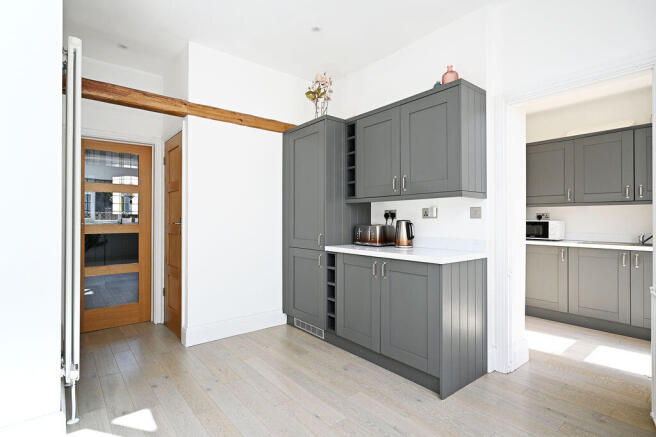 4 bed Detached for sale Image 12