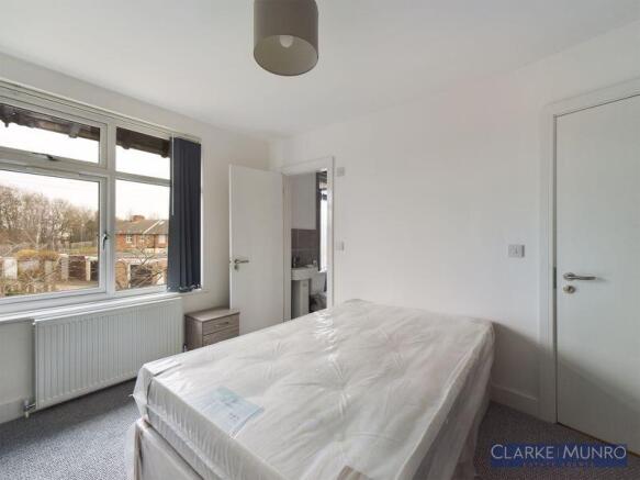1 bed House Share to rent Image 10