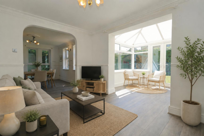 4 bed Detached for sale Image 9