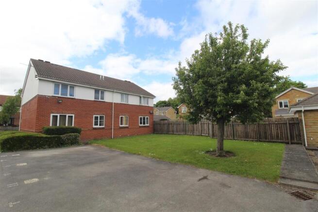 2 bed Flat for sale Image 5