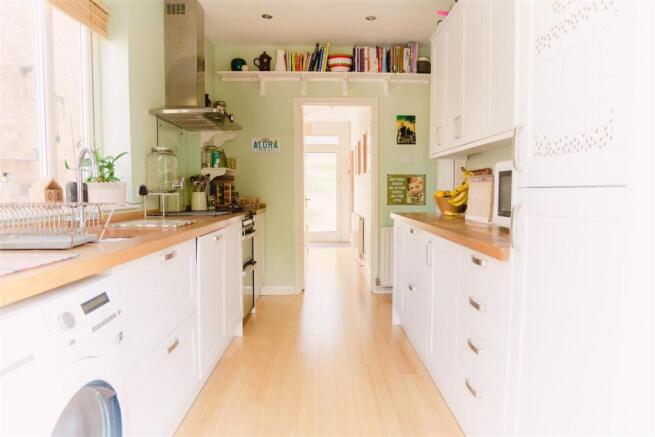6. Kitchen.jpg