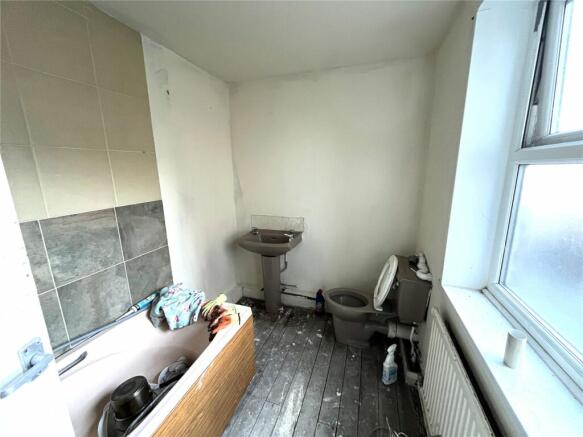 2 bed Apartment for sale Image 5