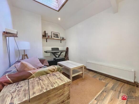 Bedroom 2 / Cinema Room