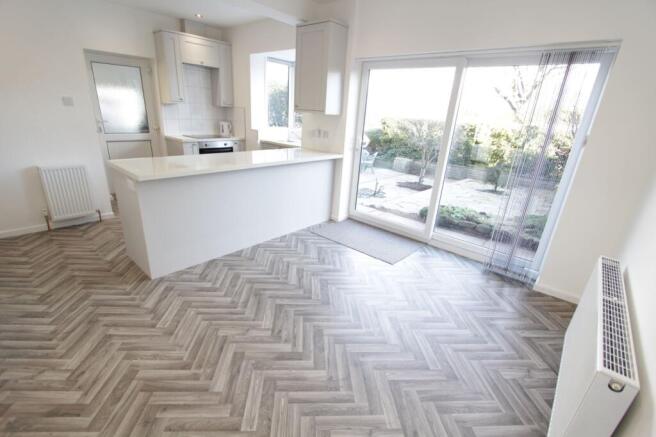 3 bed Semi-Detached to rent Image 4
