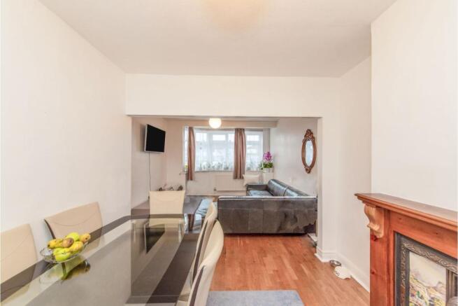 Lounge/Dining Room