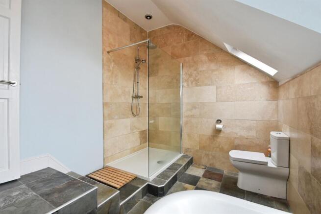 2 bed Flat for sale Image 6