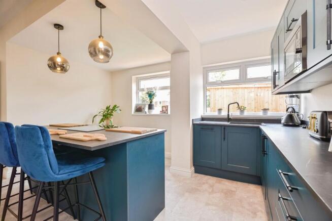 4 bed Semi-Detached for sale Image 6