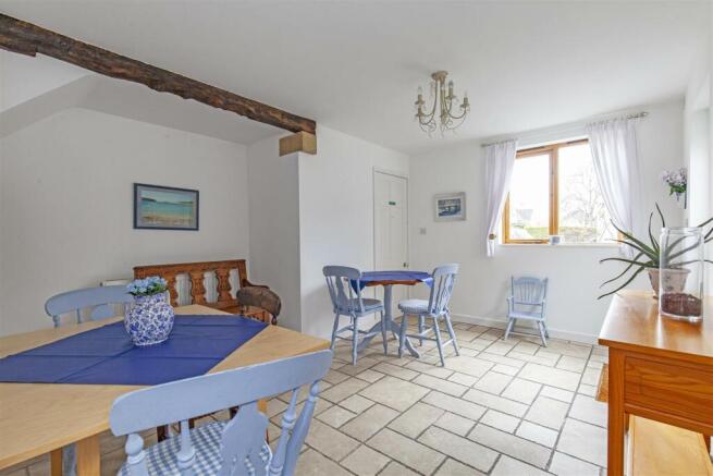 Breakfast Room-3.jpg