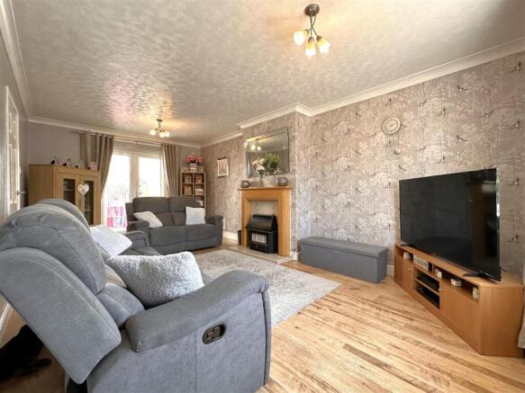Generous Living Room 219