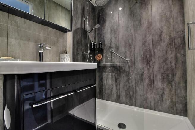 Shower Room.jpg