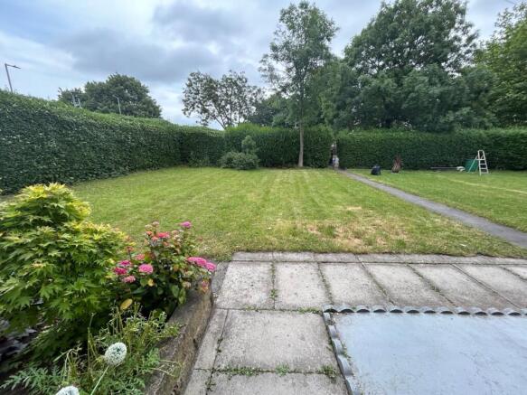 2 bed Terraced to rent Image 12