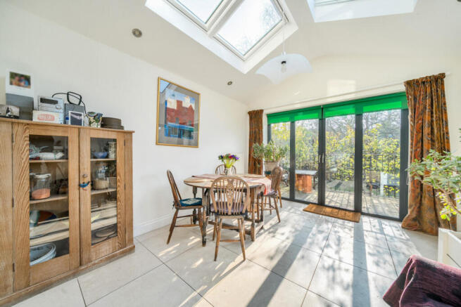 1418682-10-69a865...