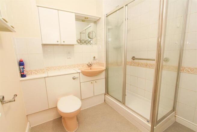 SHOWER ROOM.jpg