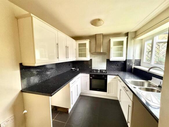 1 bed Flat for sale Image 4