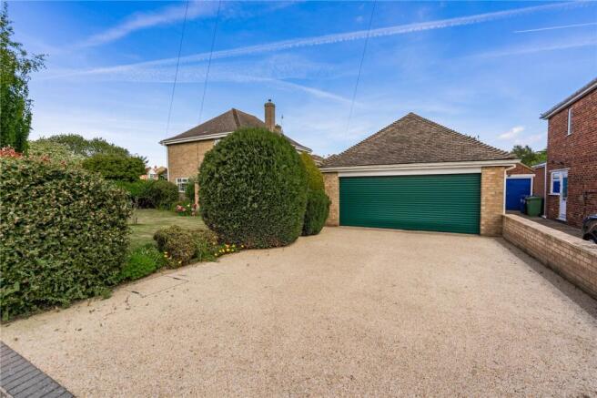 Drive/Garage