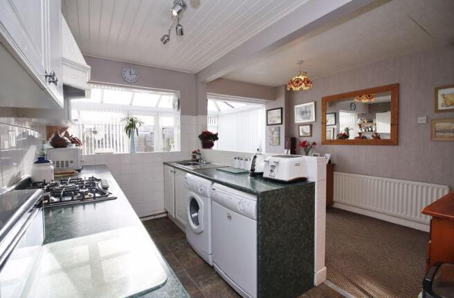 Kitchen / Dini...