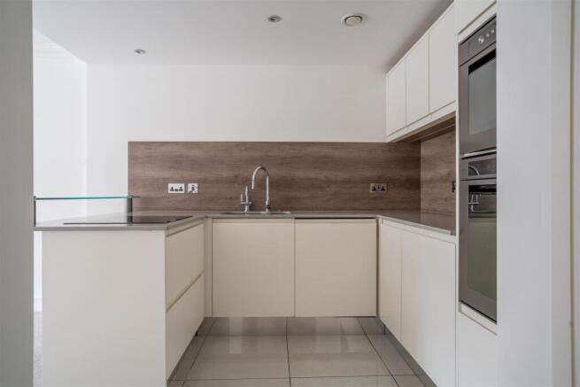 1 bed Apartment to rent Image 10