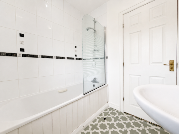 3 bed Terraced to rent Image 11