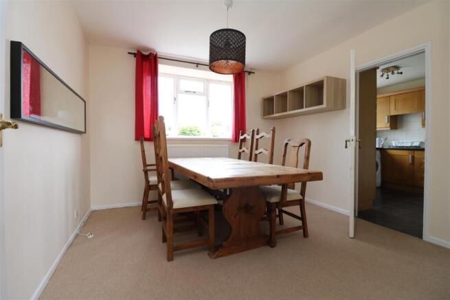 DINING ROOM: