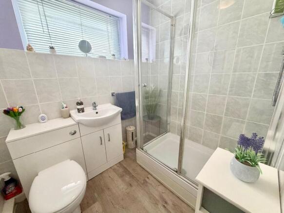 2 bed Semi-Detached Bungalow for sale Image 8