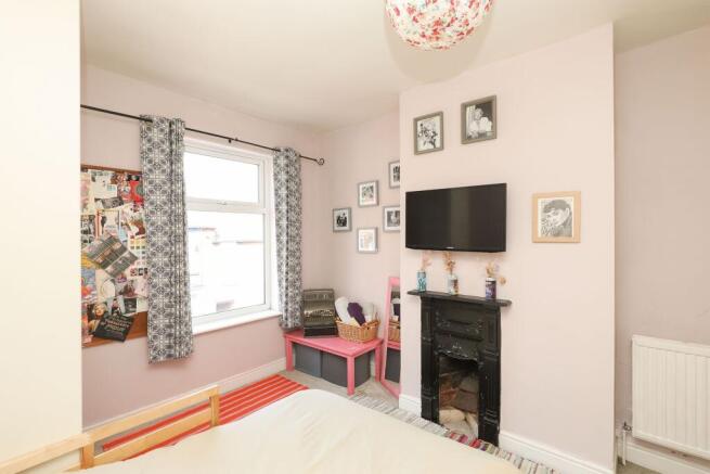 3 bed Terraced for sale Image 9