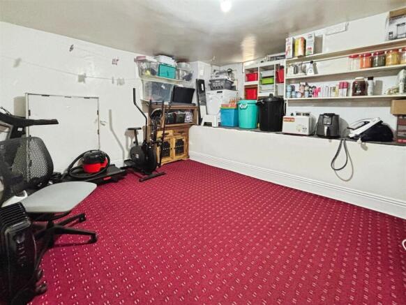 4 bed Terraced for sale Image 8