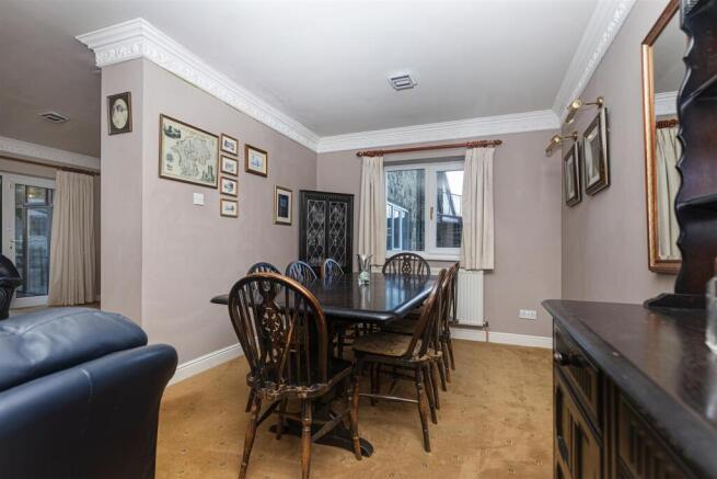 4 bed Detached for sale Image 6