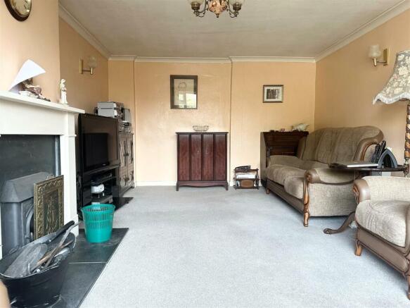 Living Room 2.jpg