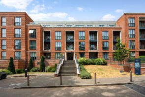18, Bedivere House, Fellowes Rise, Winchester SO22 5TB