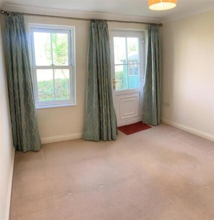 bedroom1.jpg