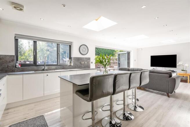 7 Lansdale Avenue_7.jpg