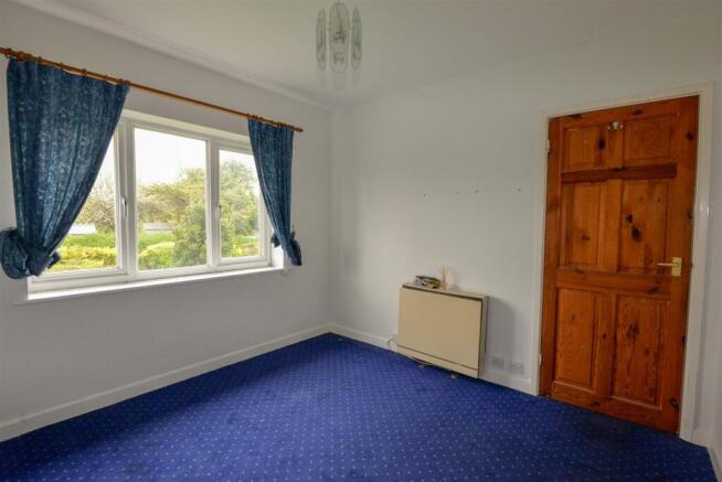 Bedroom1 2.jpg