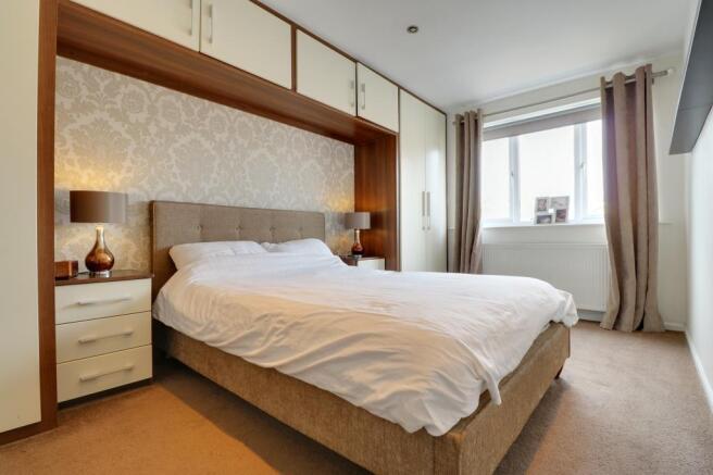 Master bedroom (double)
