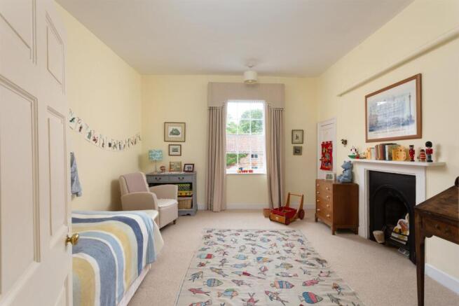 6 bed House for sale Image 11