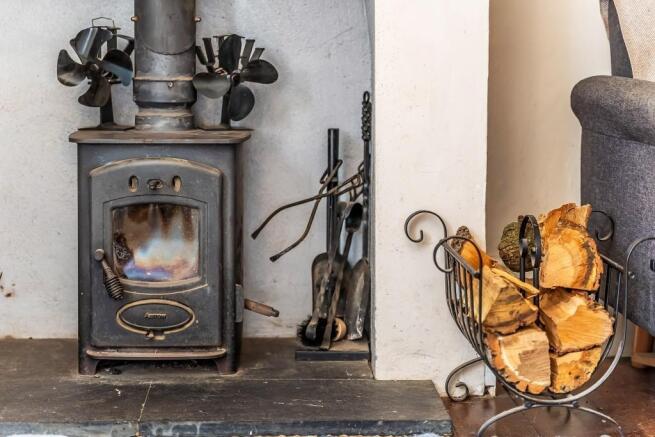 Fireplace log burner.jpg