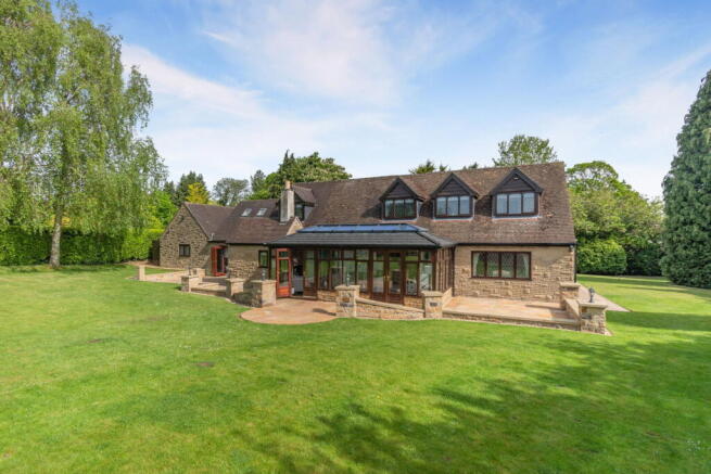 5 bed Detached for sale Image 6