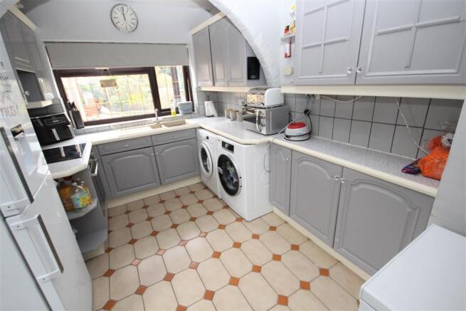 kitchen 1 .jpg