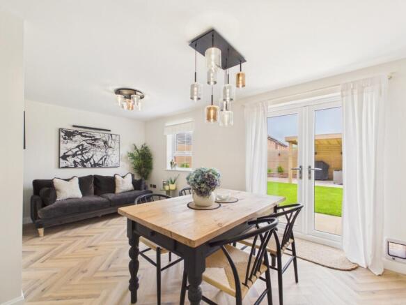 5 bed Detached for sale Image 8