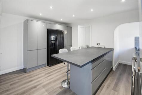 Leeds Old Road, WF16 9AA