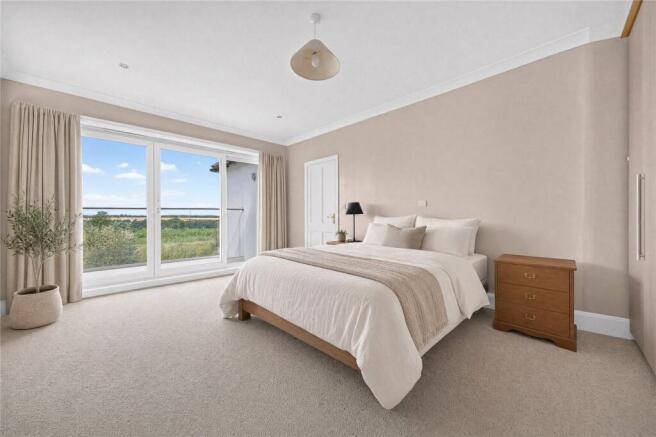 8 bed Detached for sale Image 7