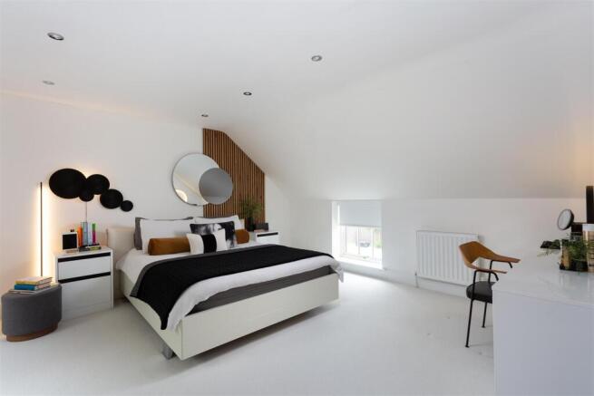 4 bed Detached for sale Image 12