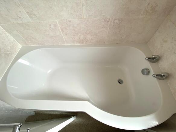 Pea Shaped Bath
