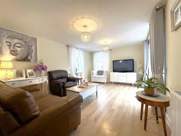 Triple-Aspect Living Room 140