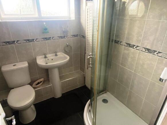 SHOWER ROOM