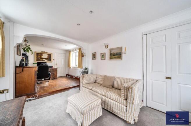 The Square, Aspley Guise, Bedfordshire, MK17 photo 4