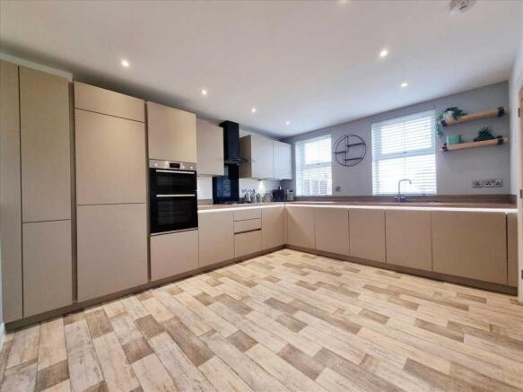 Kitchen Diner: