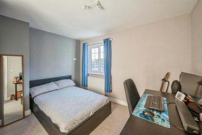 3 bed Terraced for sale Image 7