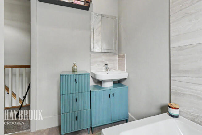 3 bed Terraced for sale Image 8