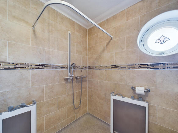 3 bed Bungalow for sale Image 7
